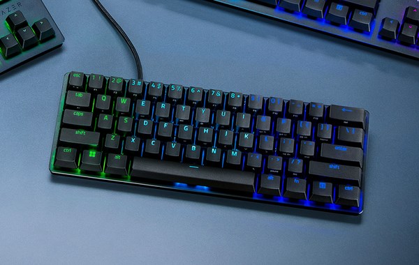 Razer Huntsman Mini Mechanical Gaming Keyboard - Analog Optical Switches - Desktop Overview 5