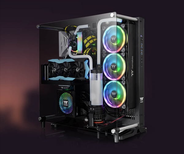 Thermaltake Pacific CLD240 240mm Radiator - Desktop Overview 5